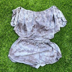 Women’s Set; Strapless shirt & matching shorts; Size: Medium